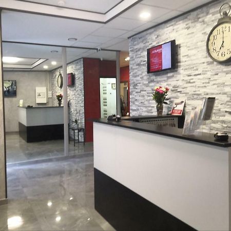 Hotel Moderne แซงต์-เดอนี ภายนอก รูปภาพ