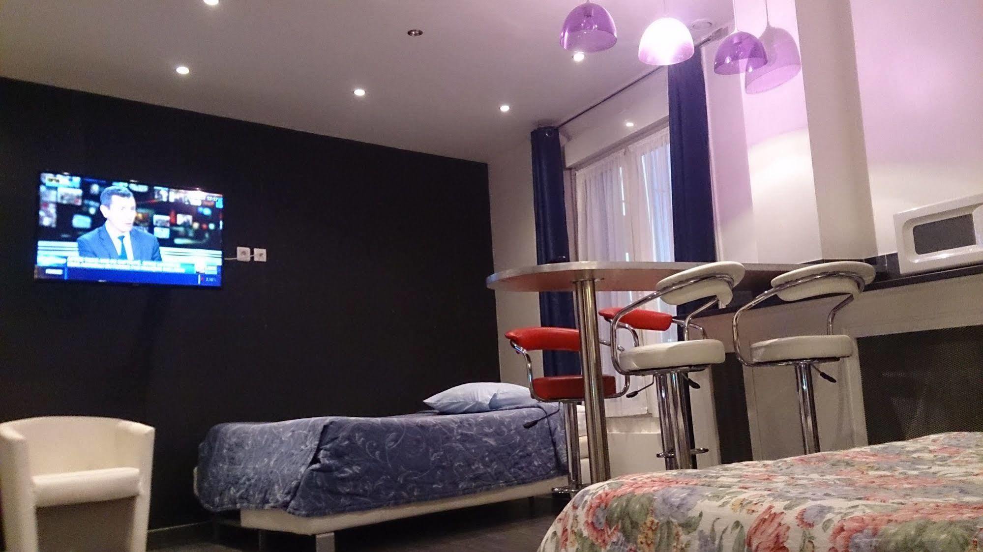 Hotel Moderne แซงต์-เดอนี ภายนอก รูปภาพ