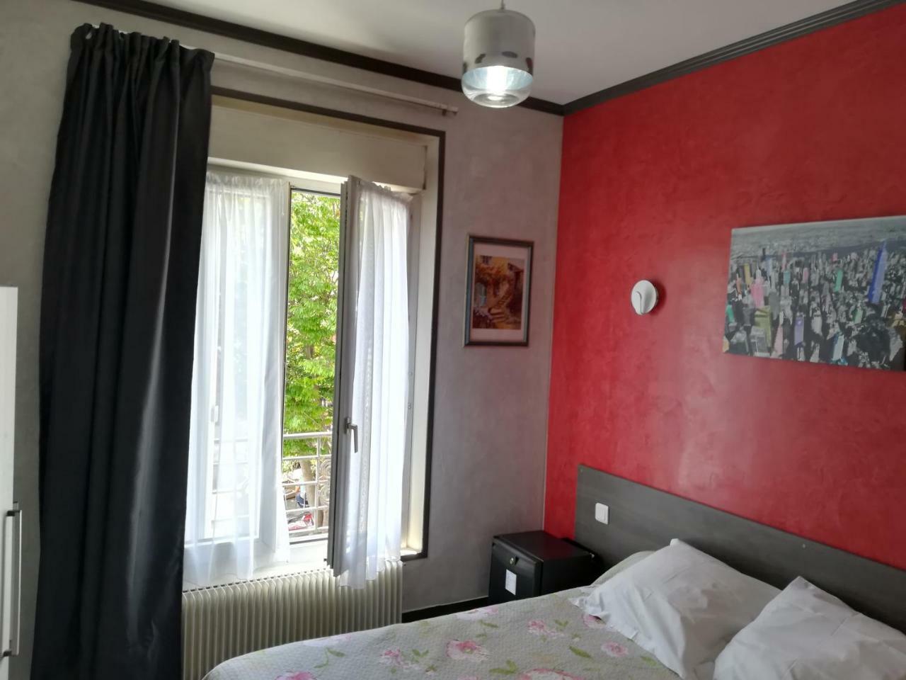 Hotel Moderne แซงต์-เดอนี ภายนอก รูปภาพ